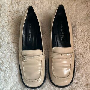 Via Spiga Vintage Cream Loafers with Patent Finish and Metal Accent
